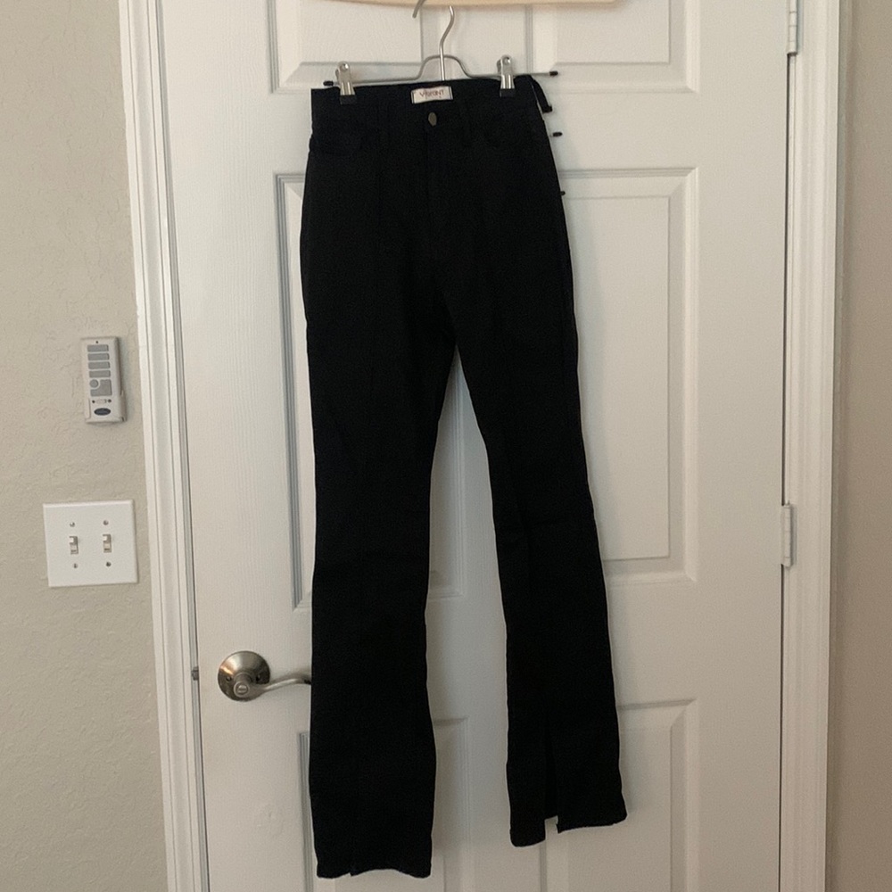 Vibrant (Grey Bandit), mid rise, boot cut with slight slits, size 25